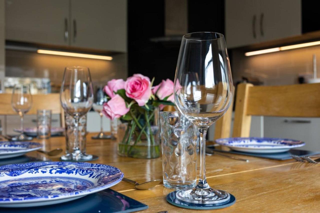 Blackfriars Residence - Beautiful Home เอดินบะระ ภายนอก รูปภาพ
