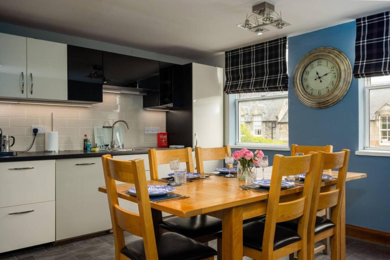Blackfriars Residence - Beautiful Home เอดินบะระ ภายนอก รูปภาพ