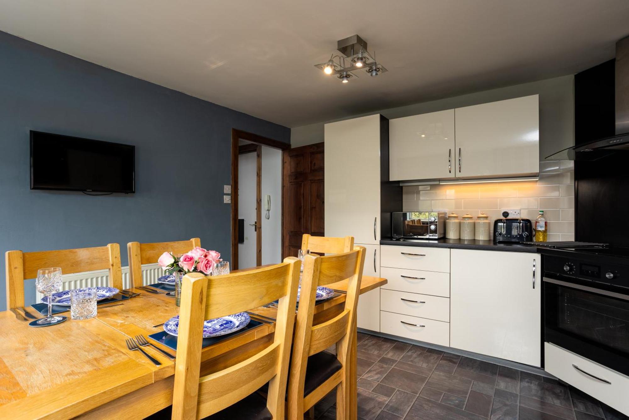 Blackfriars Residence - Beautiful Home เอดินบะระ ภายนอก รูปภาพ