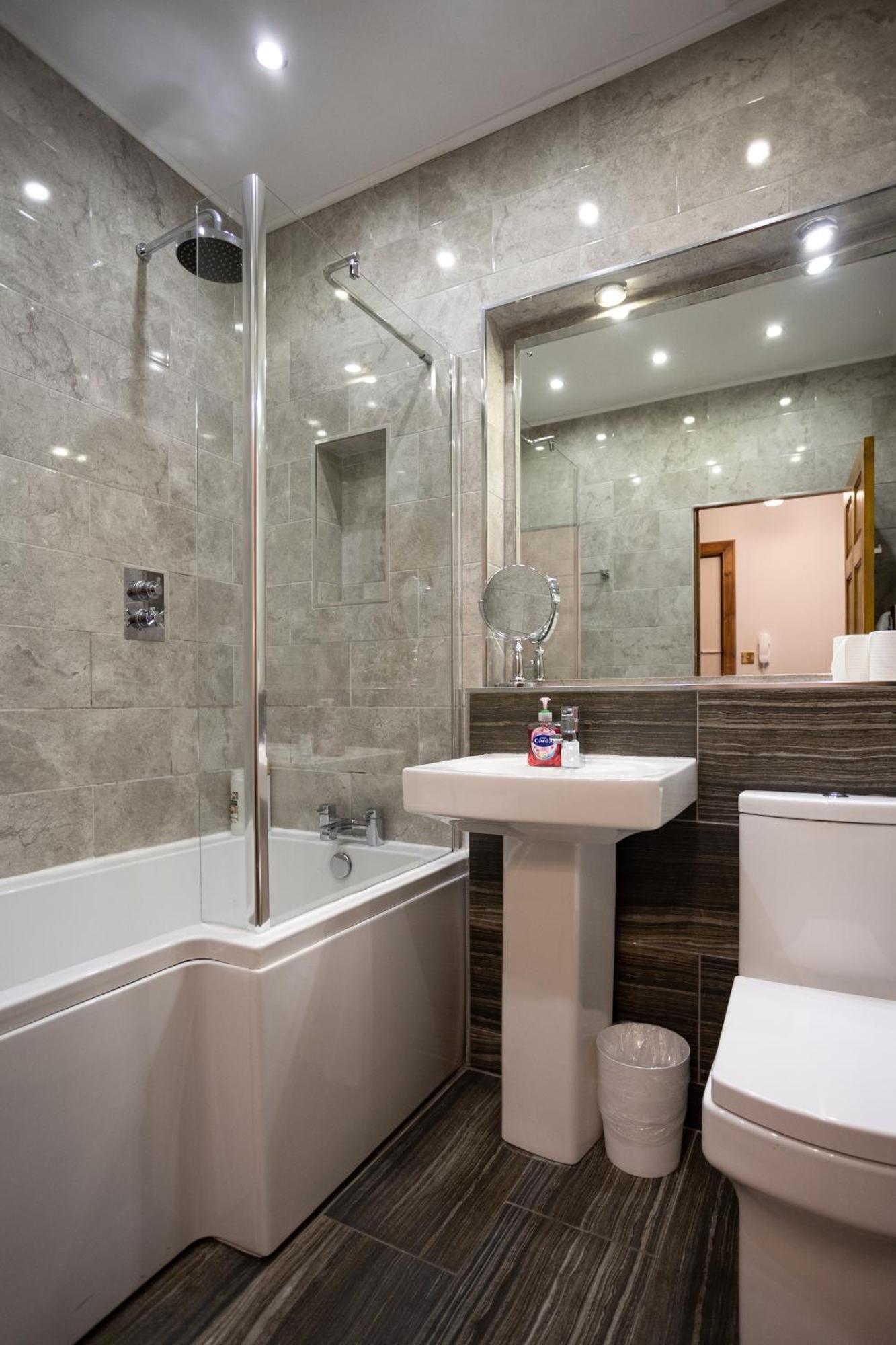 Blackfriars Residence - Beautiful Home เอดินบะระ ภายนอก รูปภาพ