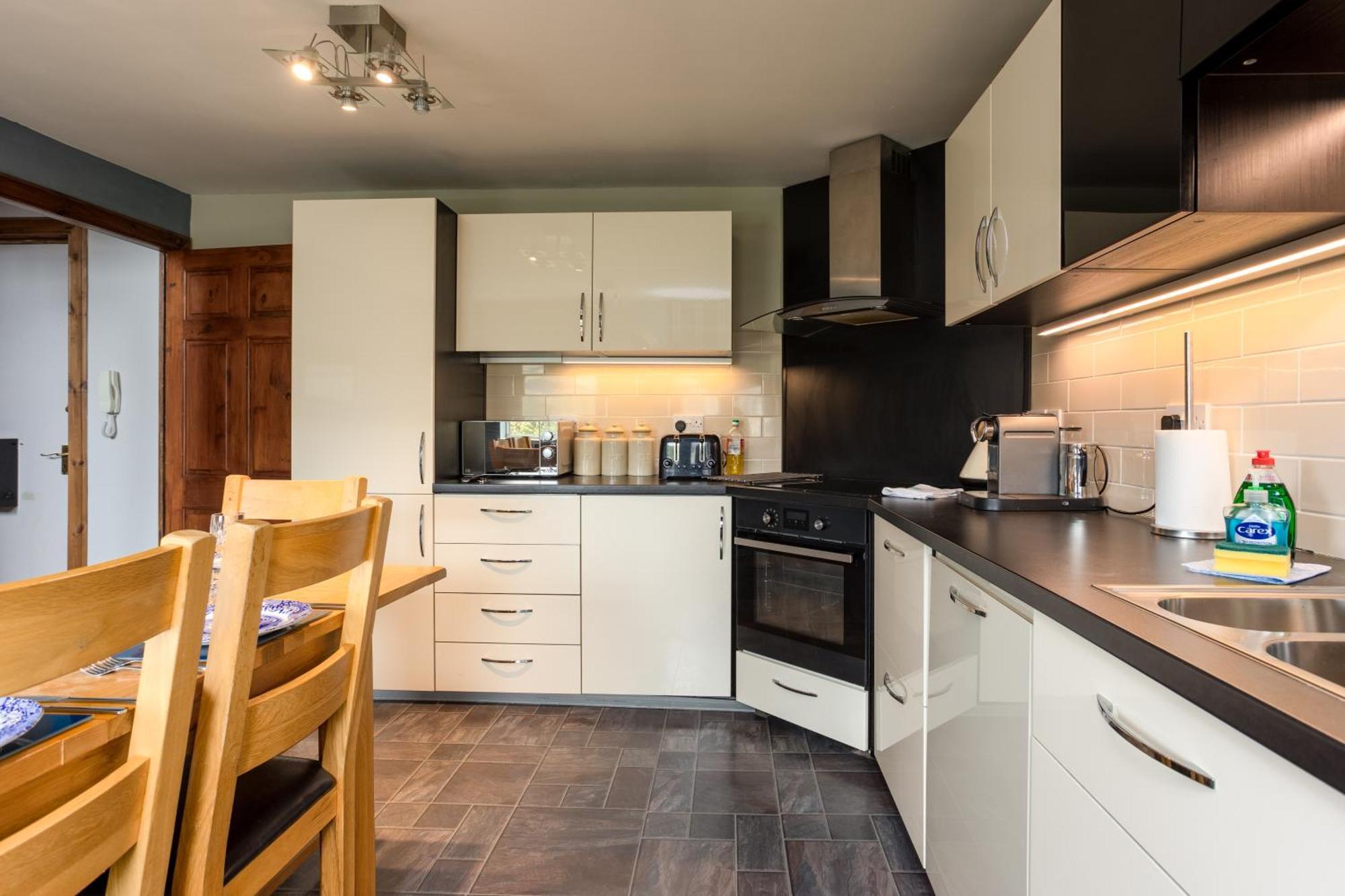 Blackfriars Residence - Beautiful Home เอดินบะระ ภายนอก รูปภาพ
