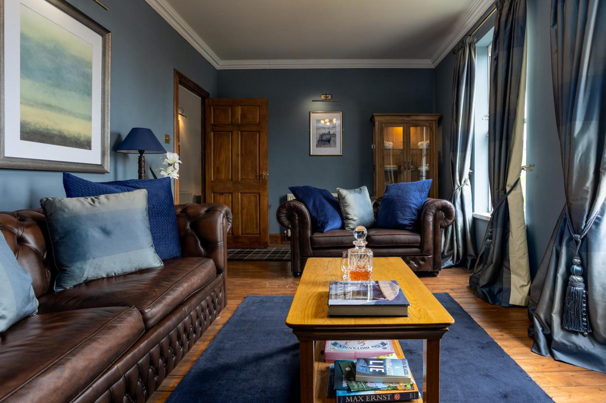 Blackfriars Residence - Beautiful Home เอดินบะระ ภายนอก รูปภาพ