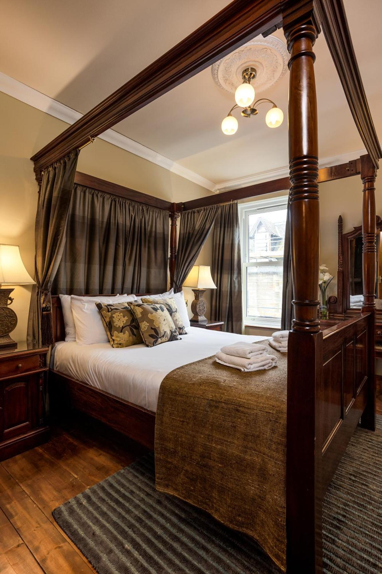 Blackfriars Residence - Beautiful Home เอดินบะระ ภายนอก รูปภาพ