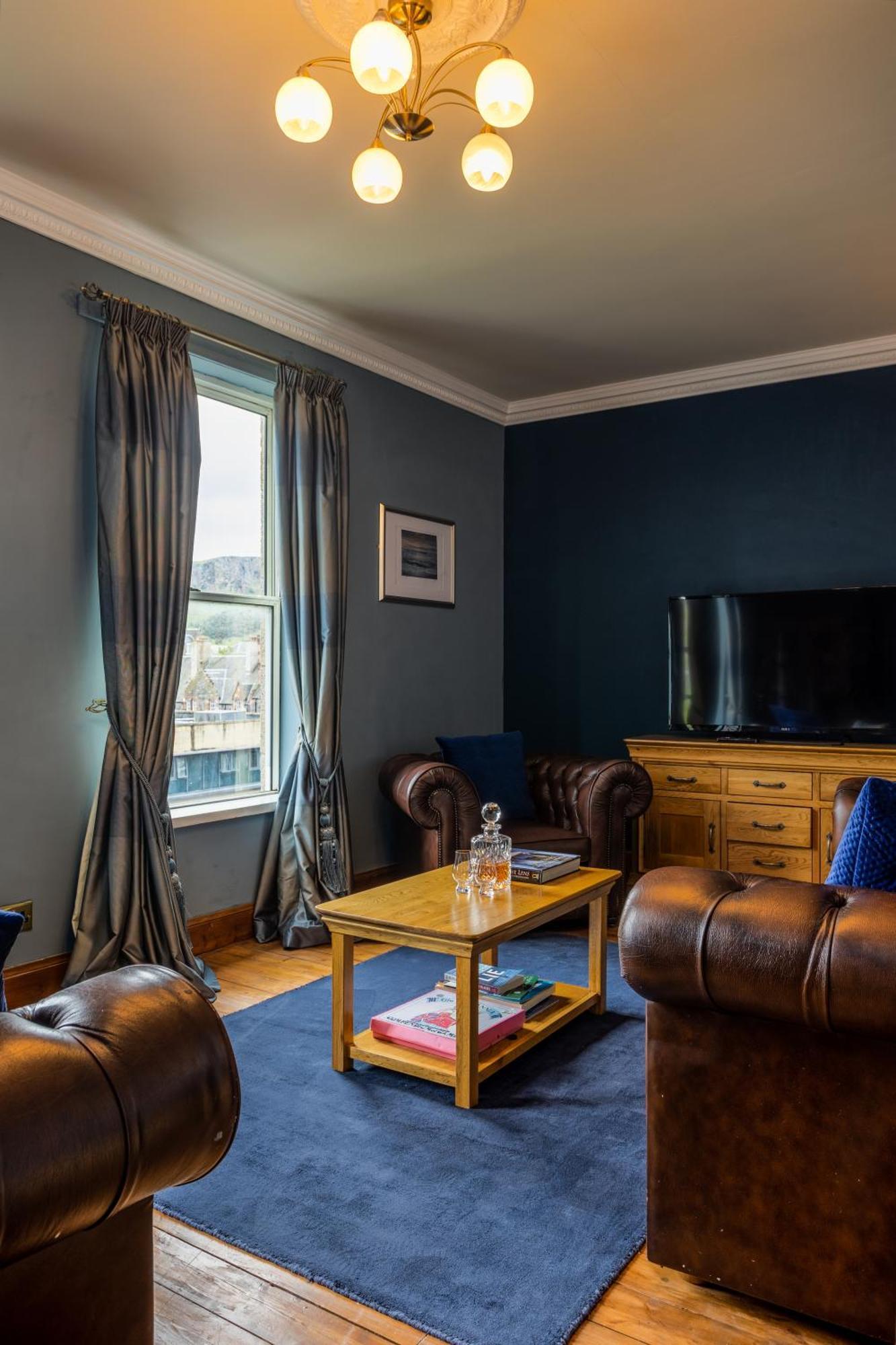 Blackfriars Residence - Beautiful Home เอดินบะระ ภายนอก รูปภาพ