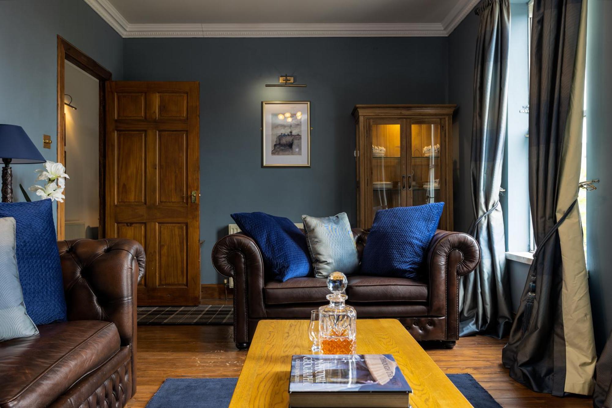 Blackfriars Residence - Beautiful Home เอดินบะระ ภายนอก รูปภาพ