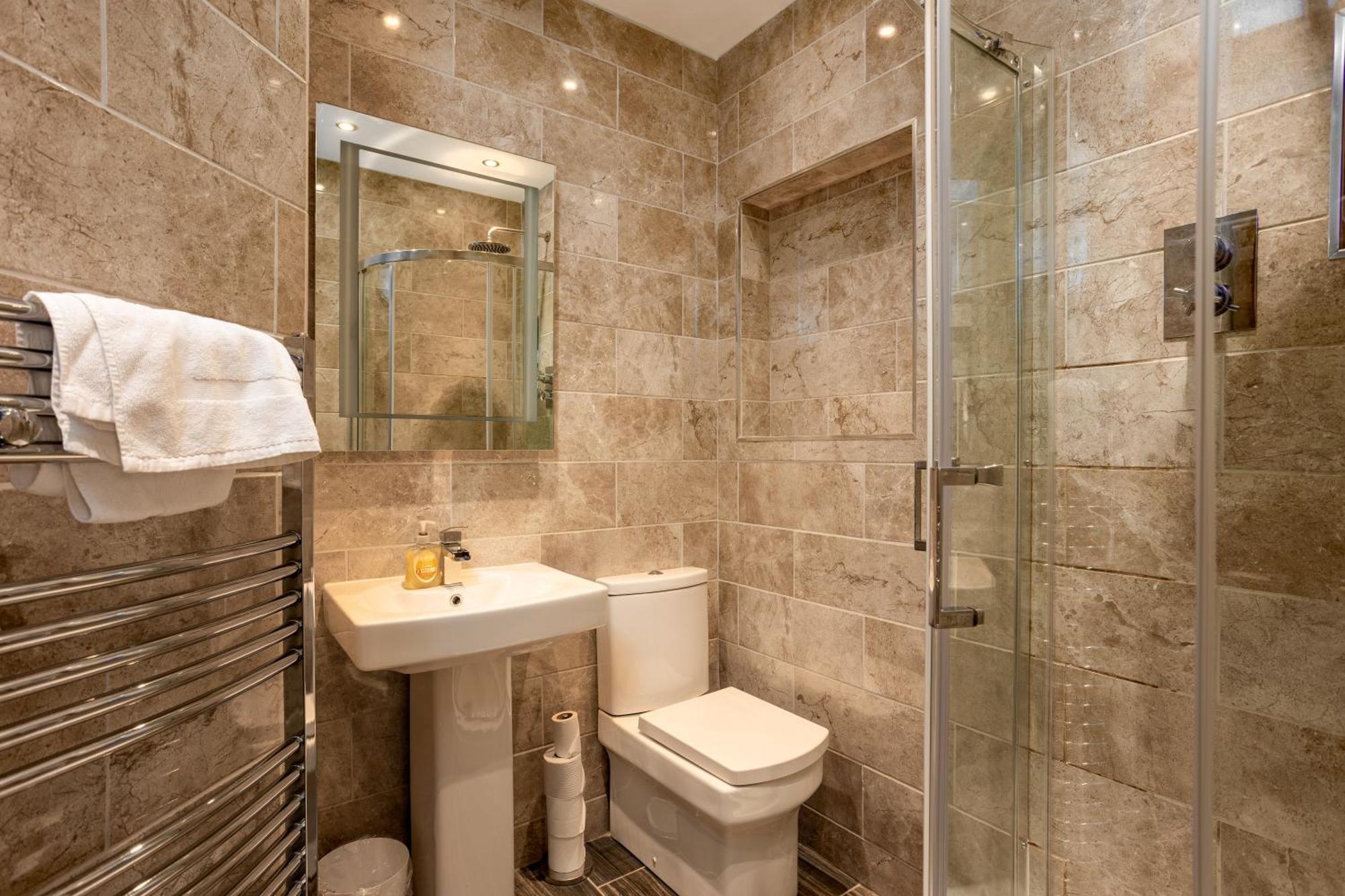 Blackfriars Residence - Beautiful Home เอดินบะระ ภายนอก รูปภาพ