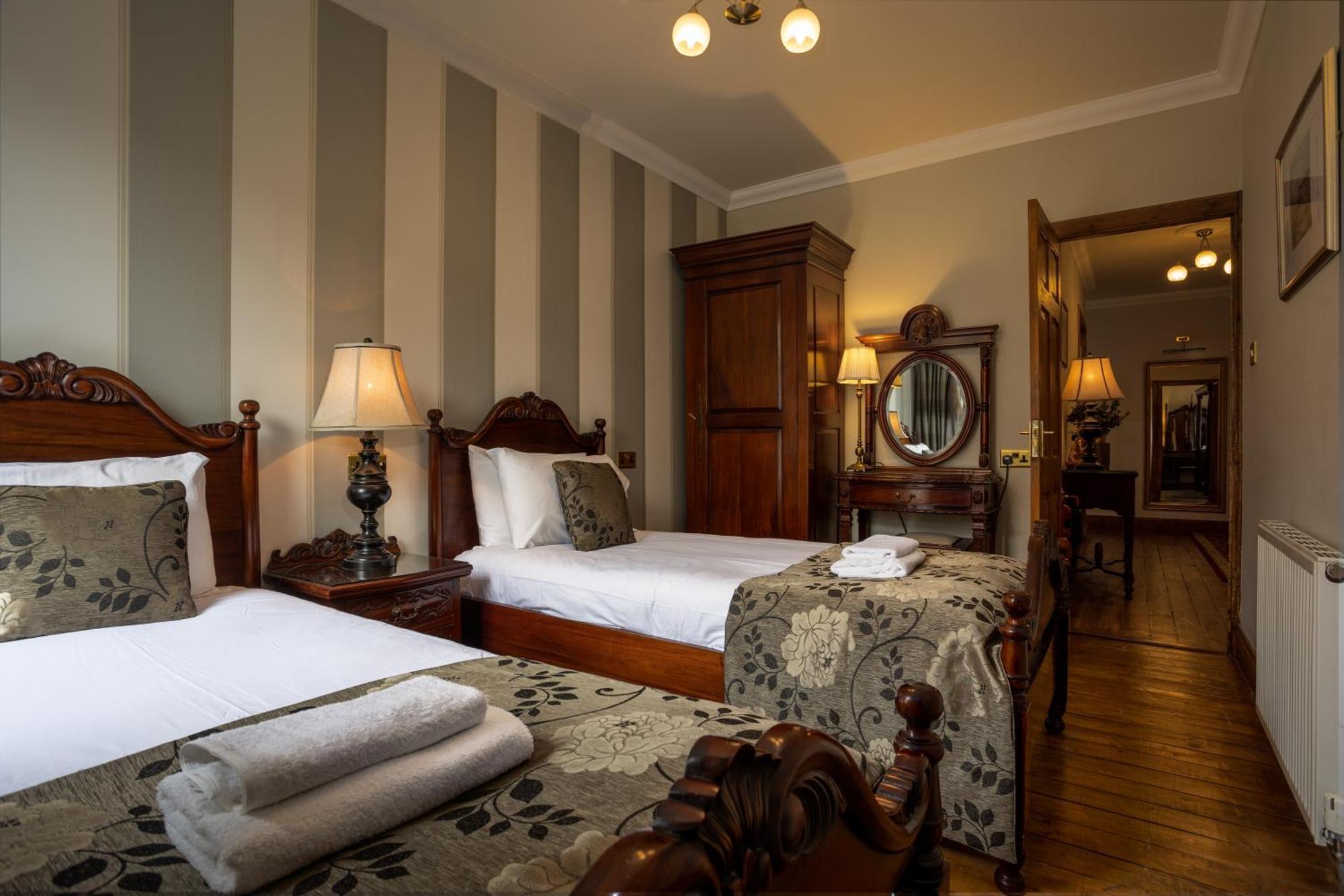 Blackfriars Residence - Beautiful Home เอดินบะระ ภายนอก รูปภาพ