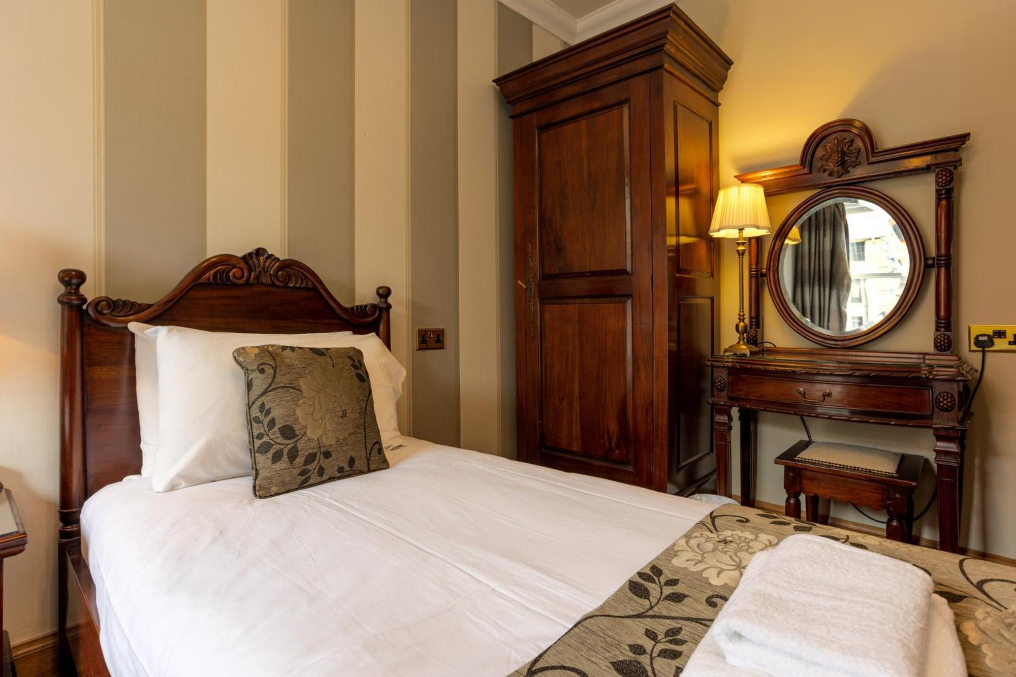 Blackfriars Residence - Beautiful Home เอดินบะระ ภายนอก รูปภาพ